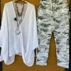 Vetements Azzlee | Blanc Vert Style Decontracte Camouflage Imprime Col En V Manches Courtes Costume Deux Pieces White Green